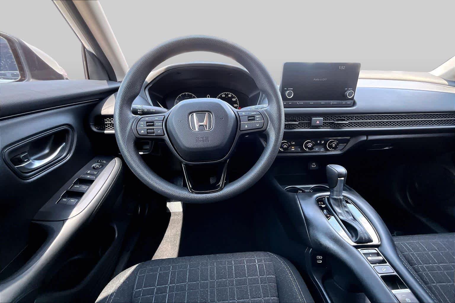 Used 2025 Platinum White Pearl Honda LX image 6