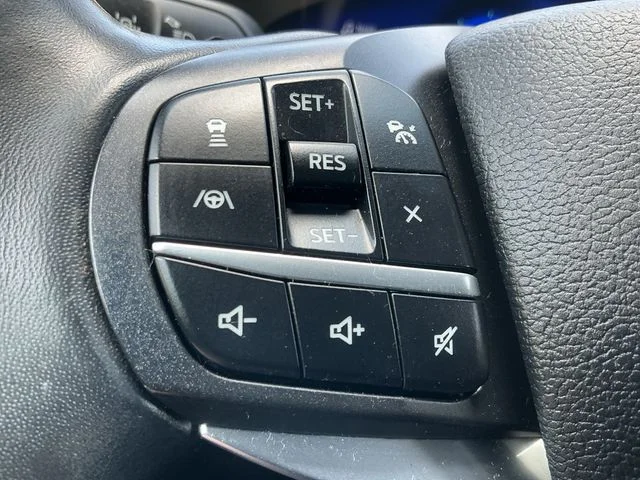 Used 2020 Black Metallic Ford Platinum image 16