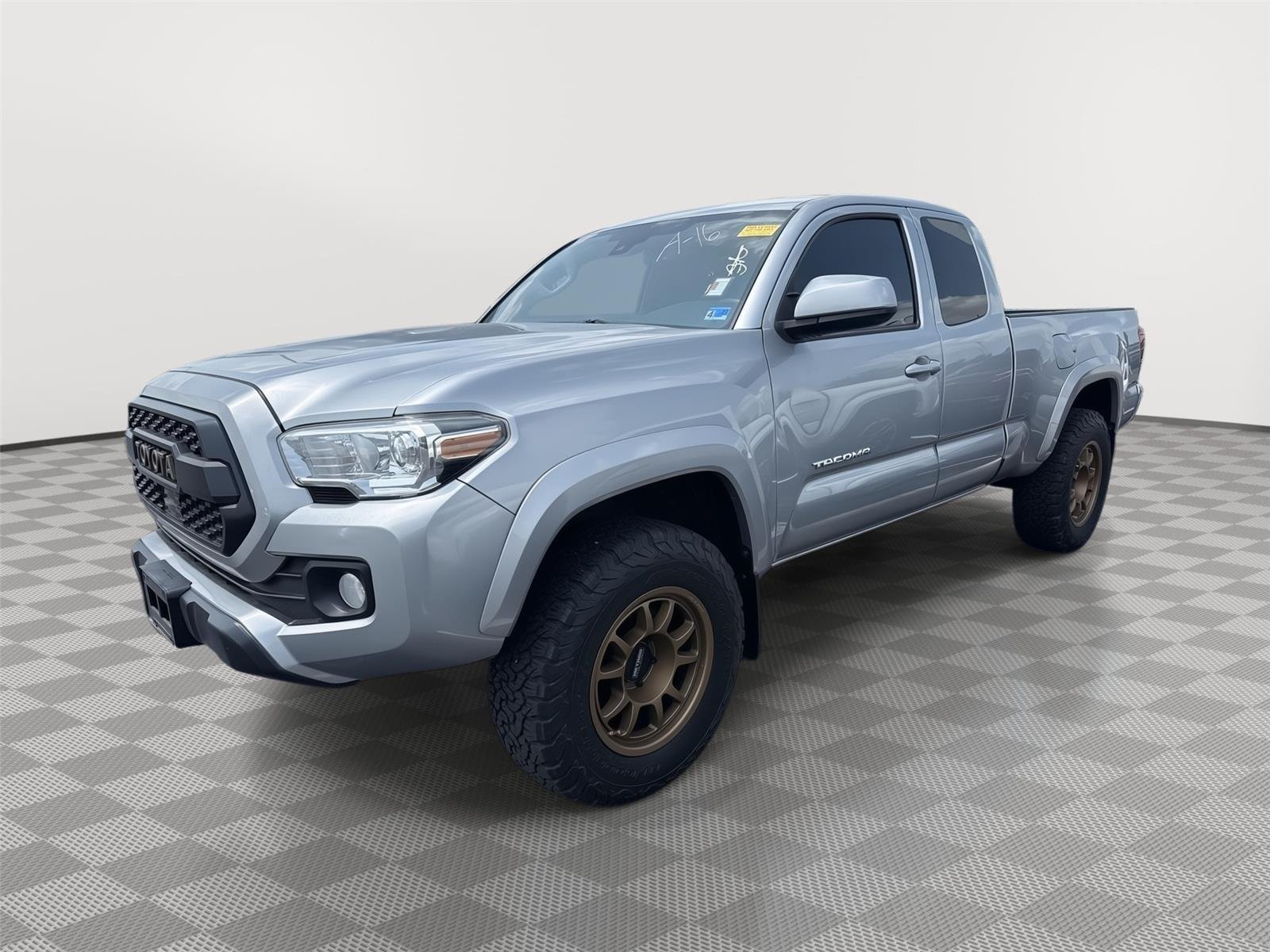 Used 2020 Silver Sky Metallic Toyota SR5 V6 image 4