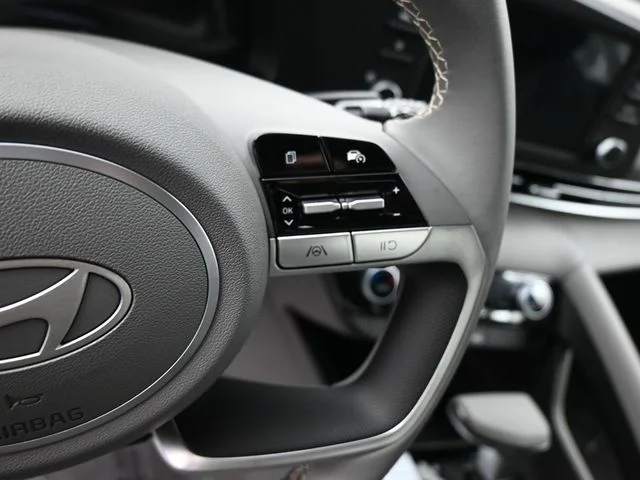 Used 2026 Red Hyundai SEL Sport image 19