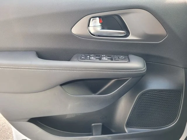 2026 Chrysler Voyager LX - Photo 21