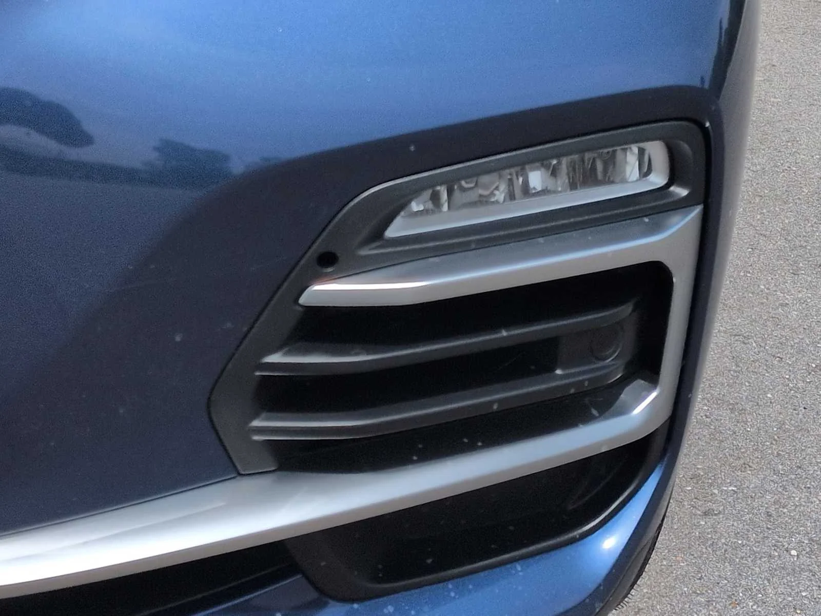 Used 2019 Phytonic Blue Metallic BMW xDrive40i image 11