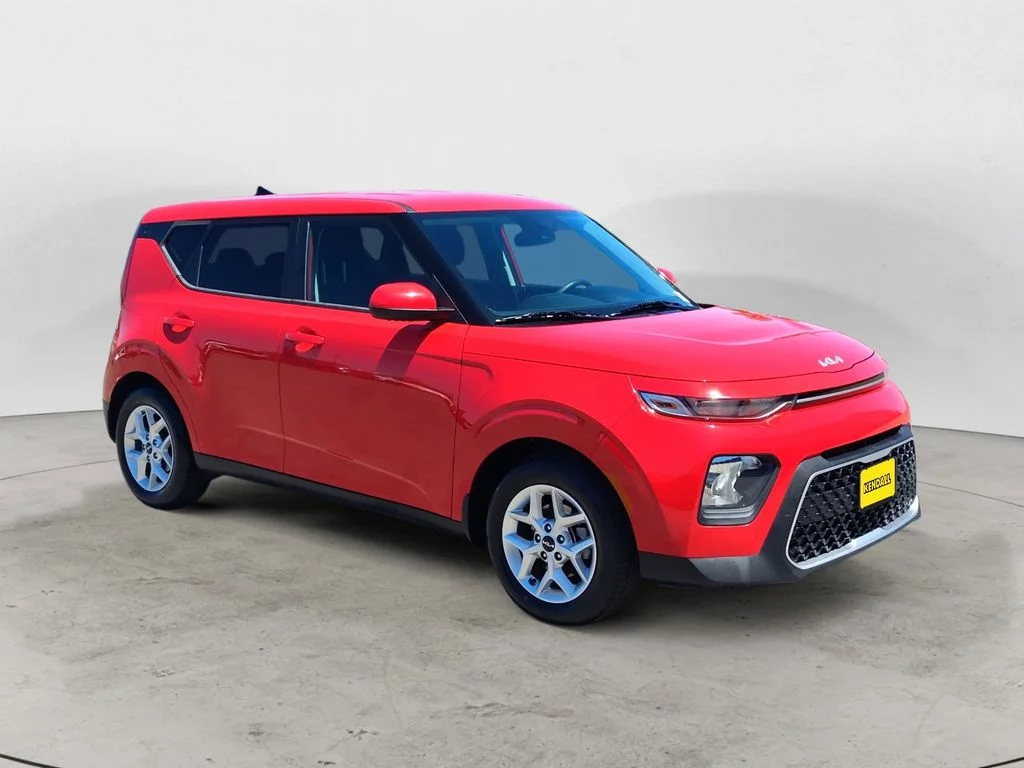 Used 2022 Red Kia LX image 7