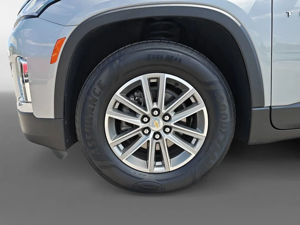 Used 2023 STERLING GRAY METALLIC Chevrolet LT Cloth image 16