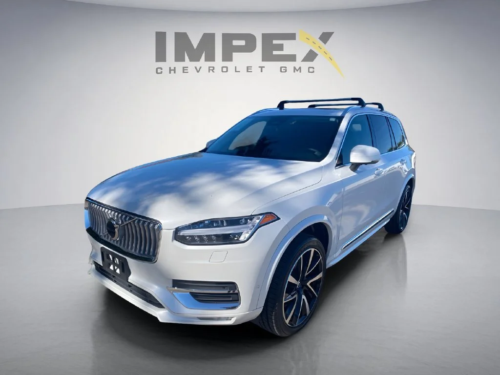 Used 2024  Volvo Plus Bright Theme image 1