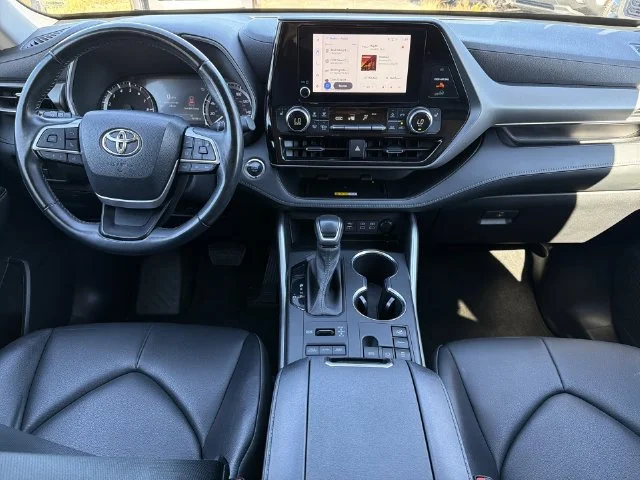 Used 2023 Black Toyota XLE image 17