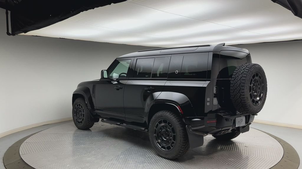 New 2026 Narvik Black Land Rover OCTA image 4