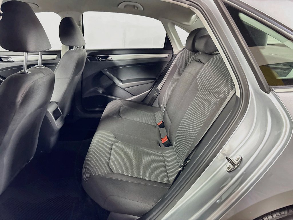 Used 2017 Silver Volkswagen 1.8T S image 19