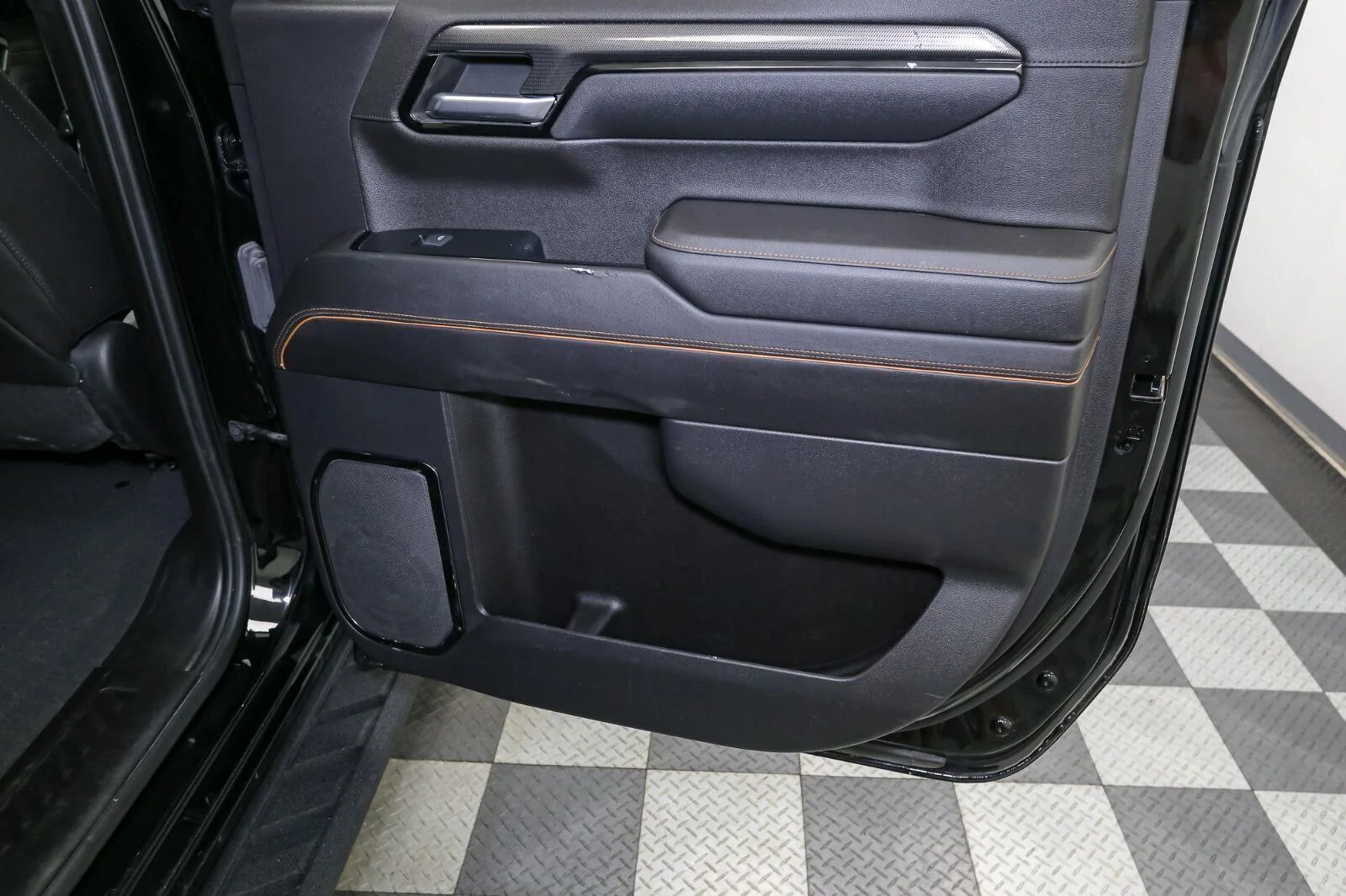 Used 2023 Onyx Black GMC AT4 image 22