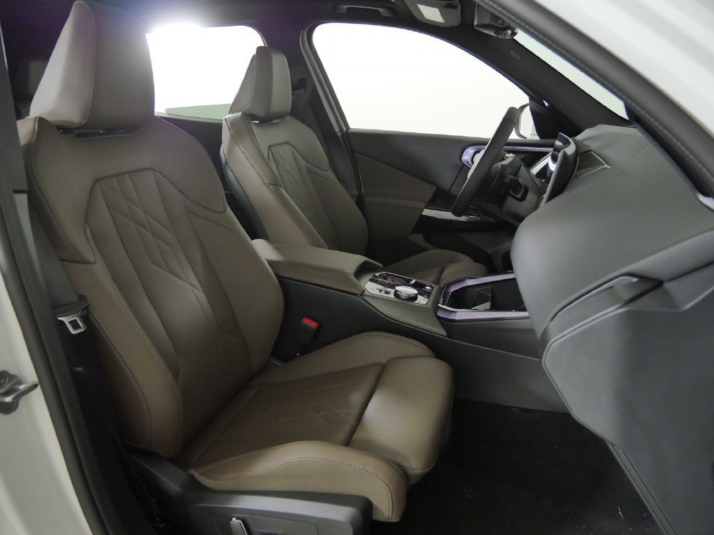 New 2026 Mineral White Metallic BMW 30 xDrive image 22