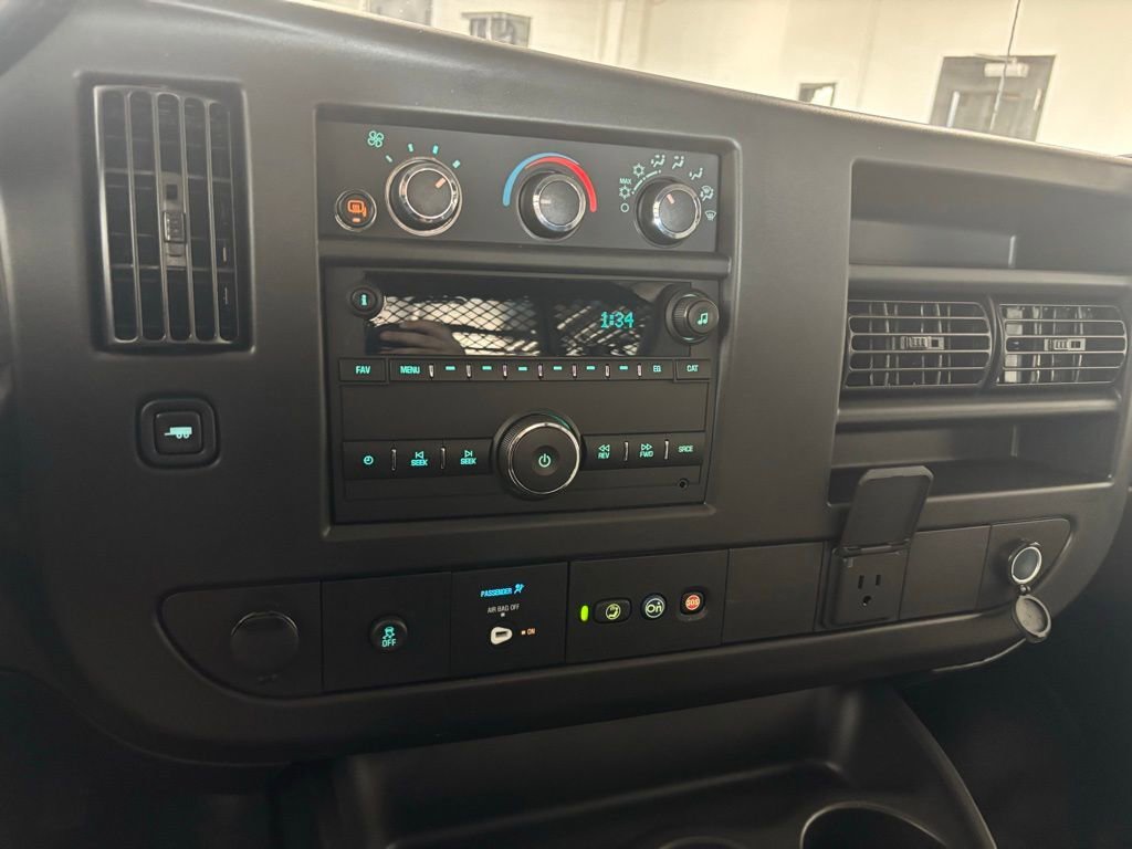 2025 Chevrolet Express Cargo Work Van - Photo 29