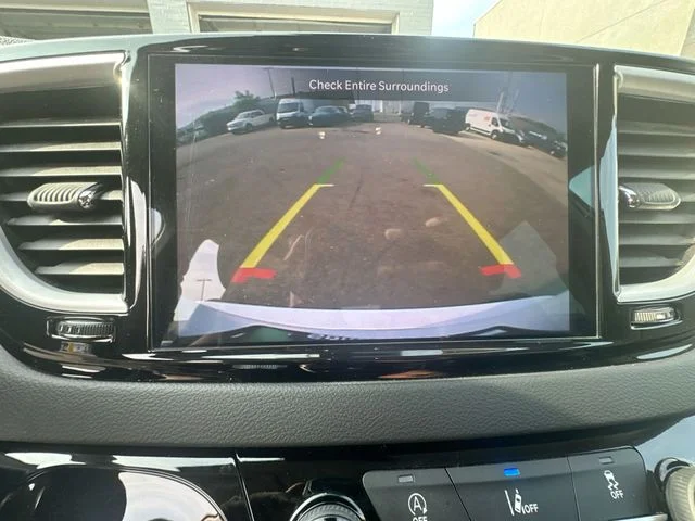 Used 2022 White Chrysler Touring L image 19