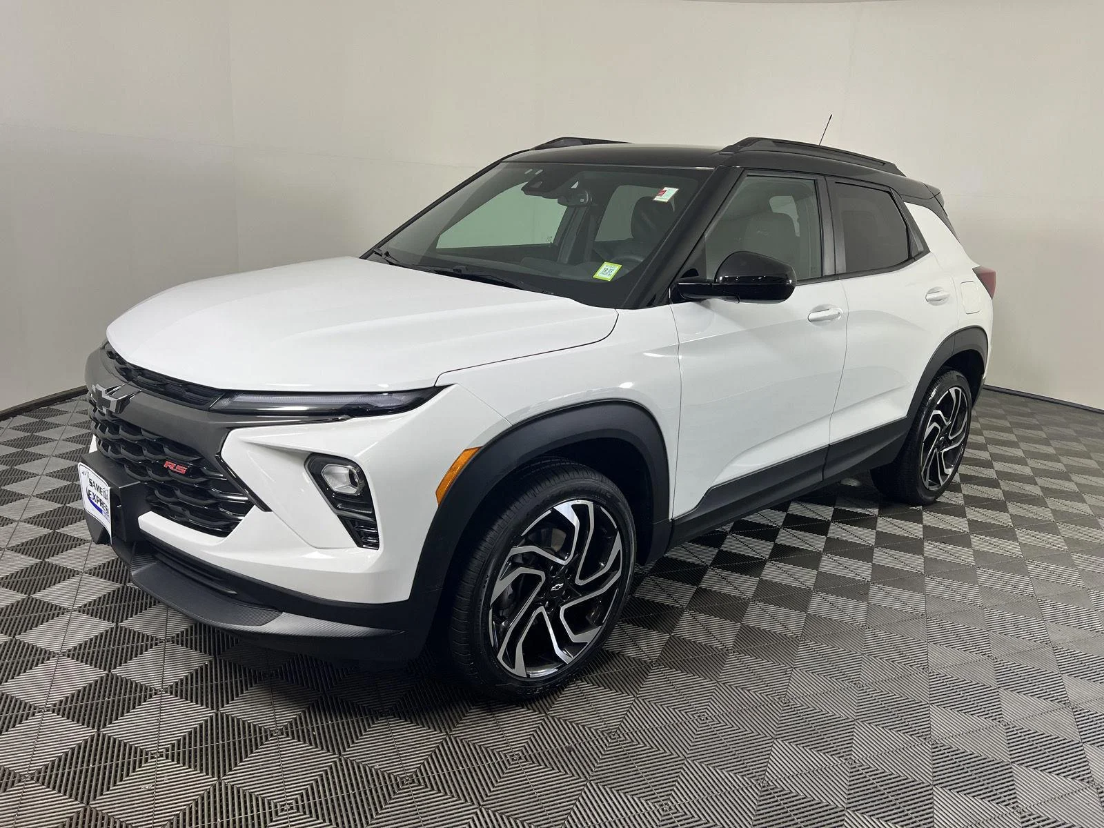 Used 2024 Summit White Chevrolet RS image 27