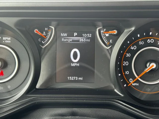 Certified Used 2025  Jeep Sport image 24