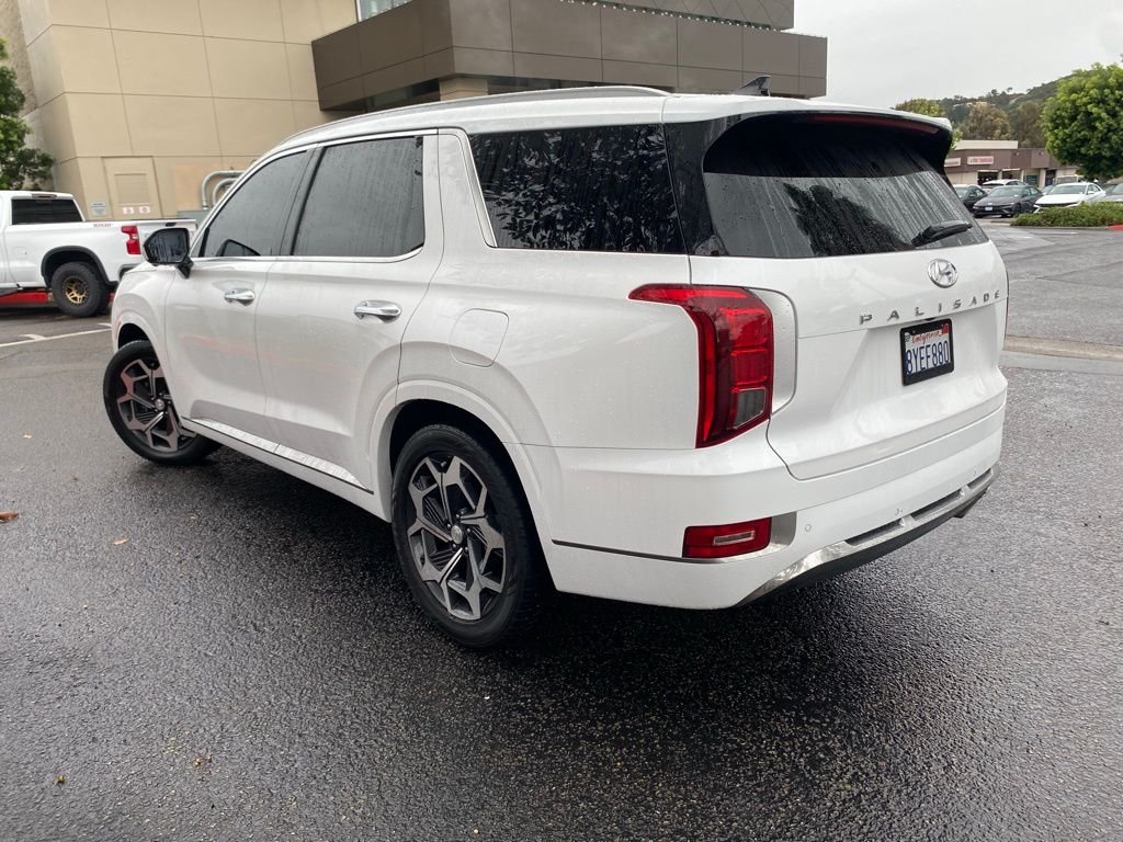 Used 2022 White Hyundai Calligraphy image 3