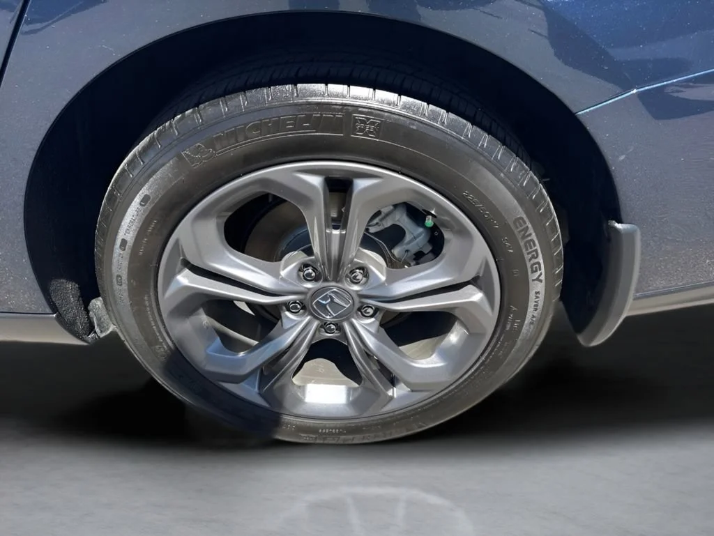 Used 2024  Honda EX image 30
