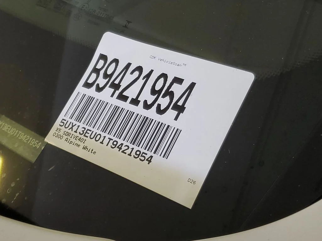Used 2026 White BMW sDrive40i image 27