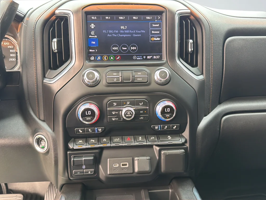 Used 2021 White GMC AT4 image 20