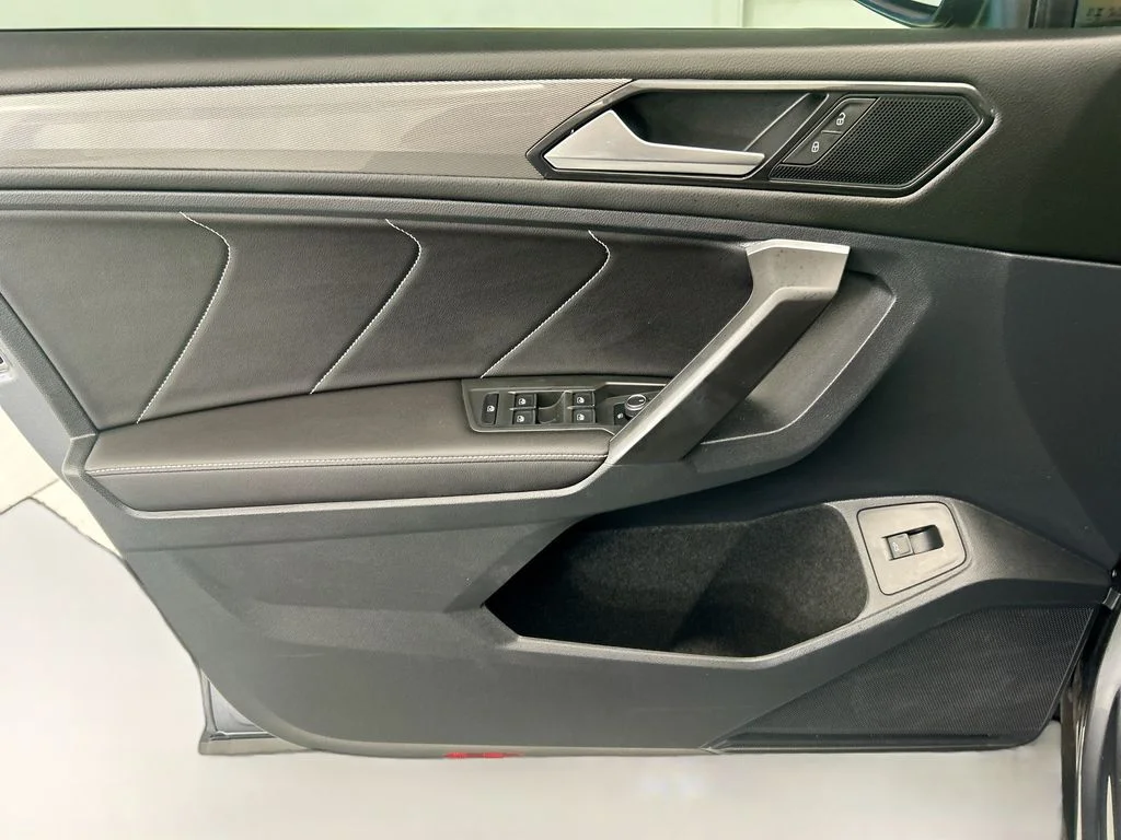 Used 2024 Gray Volkswagen 2.0T SE image 22