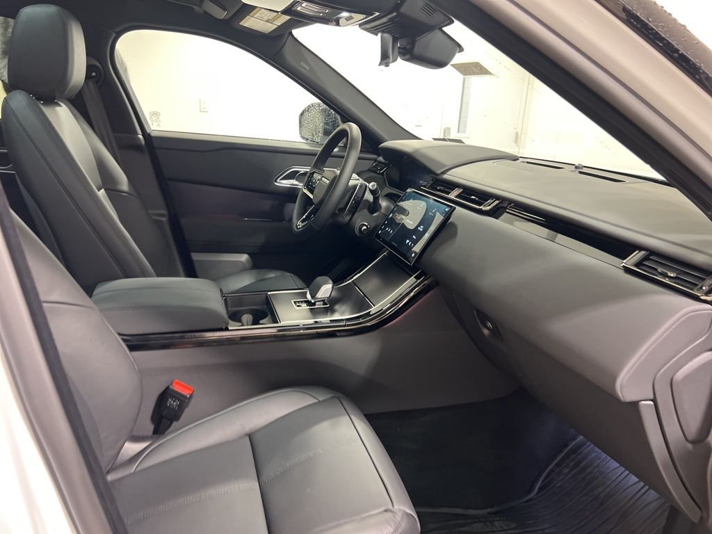 Certified Used 2026 Fuji White Land Rover Dynamic SE image 25