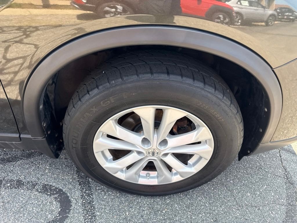 Used 2014 Black Nissan SV image 10