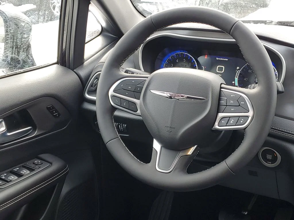 2026 Chrysler Pacifica Select - Photo 28