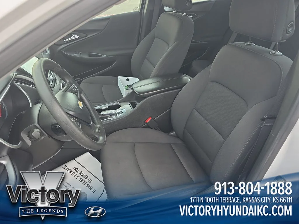Used 2024 White Chevrolet LT image 9