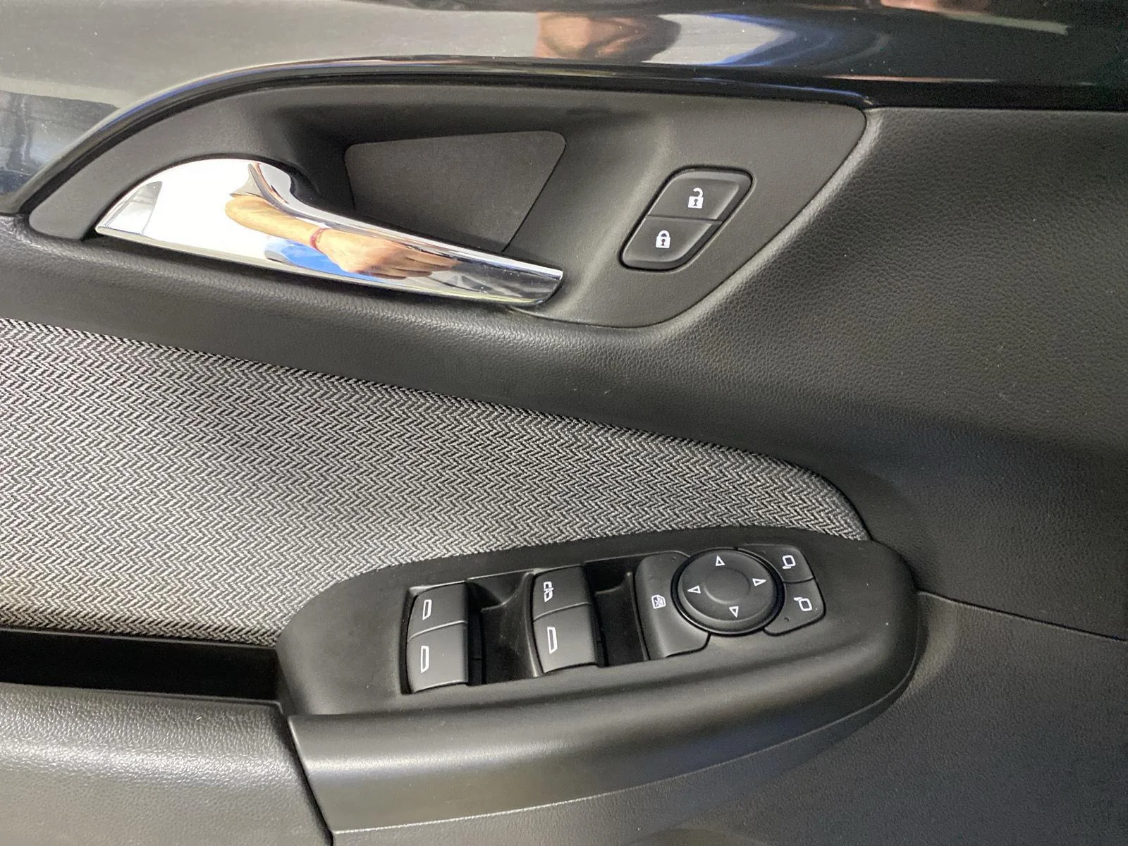 Used 2024 Fountain Blue Chevrolet LT image 11