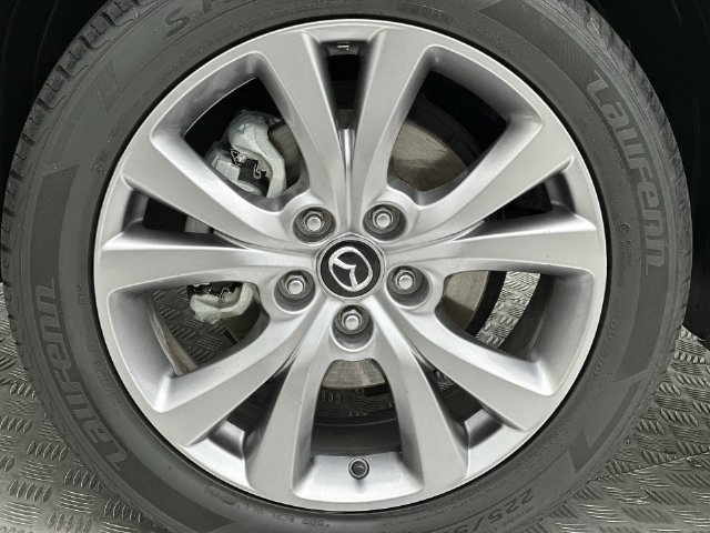Used 2021 White Mazda Preferred image 10