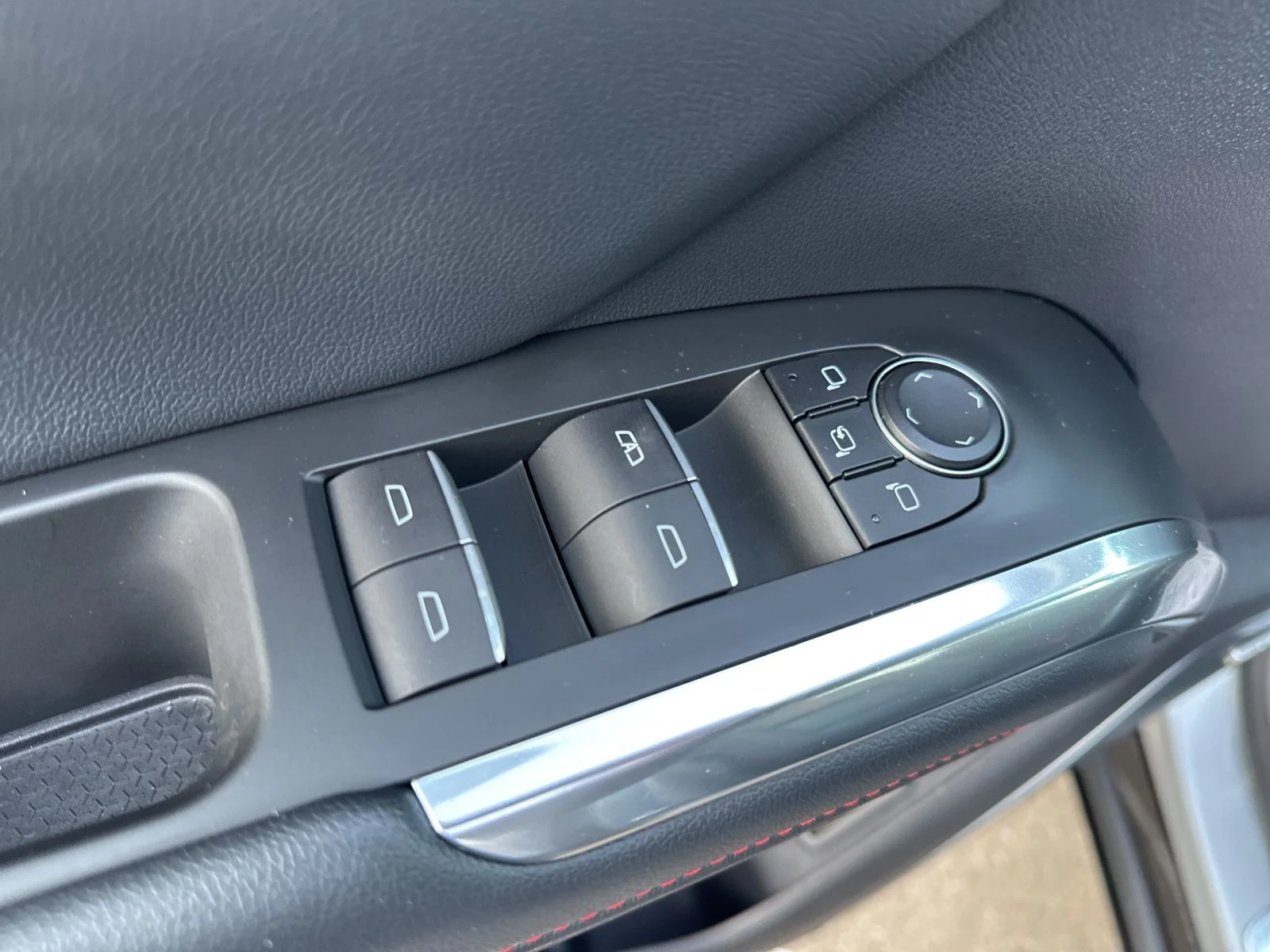 Used 2024 Gray Chevrolet RS image 19