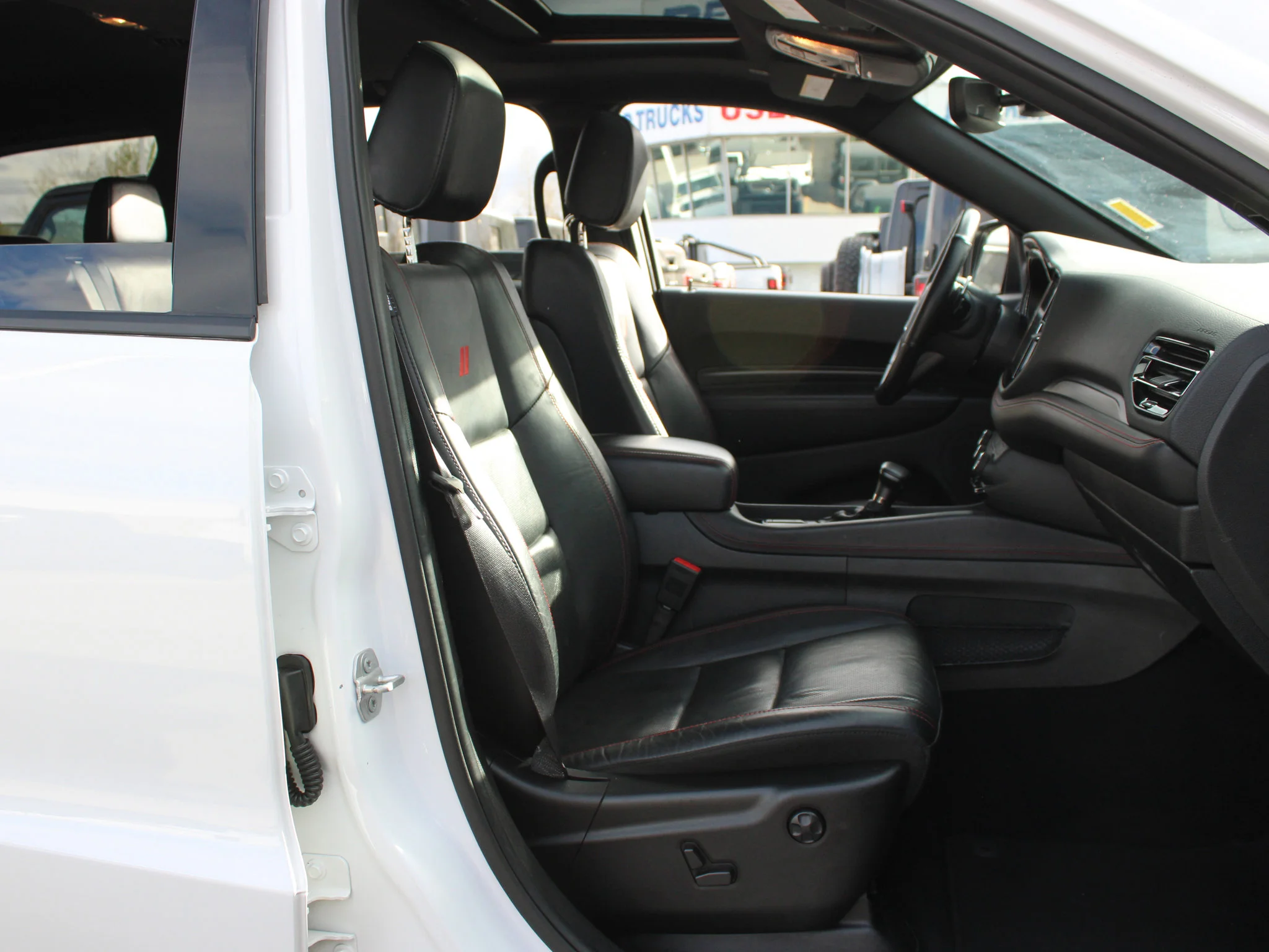 Certified Used 2025 White Dodge R/T * No Accidents | HEMI V8 | Heated/Vented Seats | Adaptive Cruise | Trailer Tow | Apple CarPlay image 22