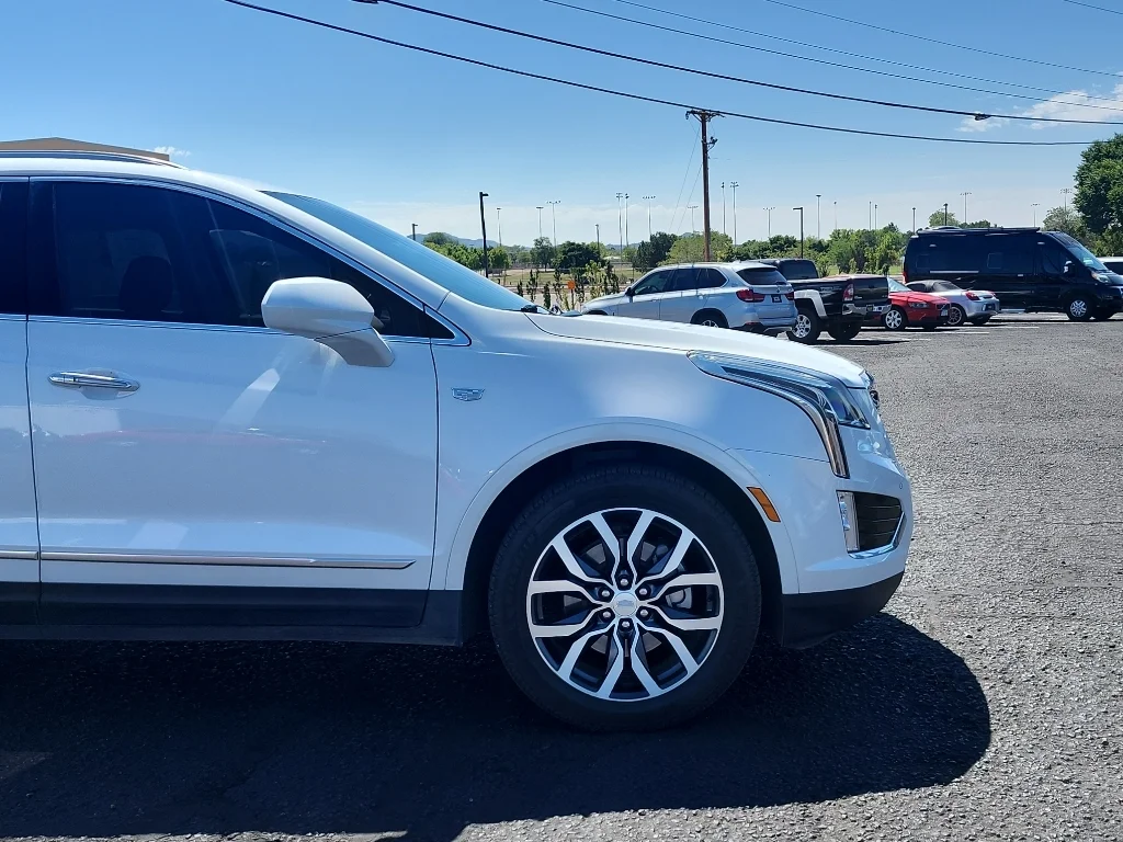Used 2019 Crystal White Tricoat Cadillac Premium Luxury AWD image 4