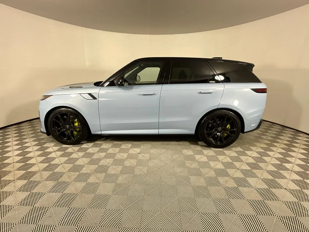 Used 2025 Blue Land Rover SV Edition Two image 2