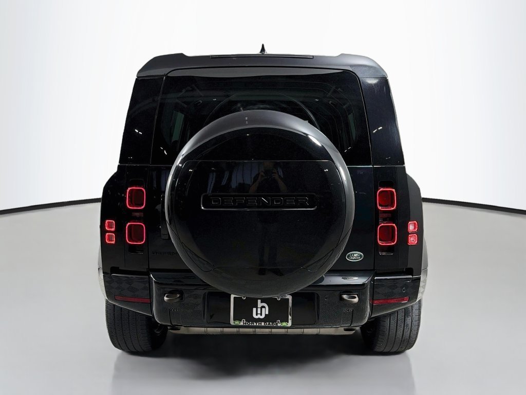 Certified Used 2023 Black Land Rover X-Dynamic SE image 6