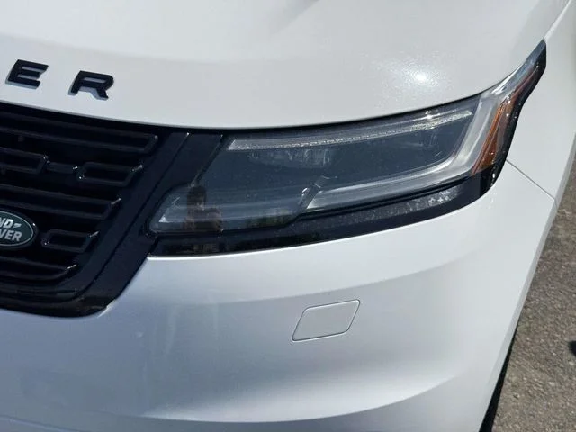 Used 2025 White Land Rover Dynamic SE image 6