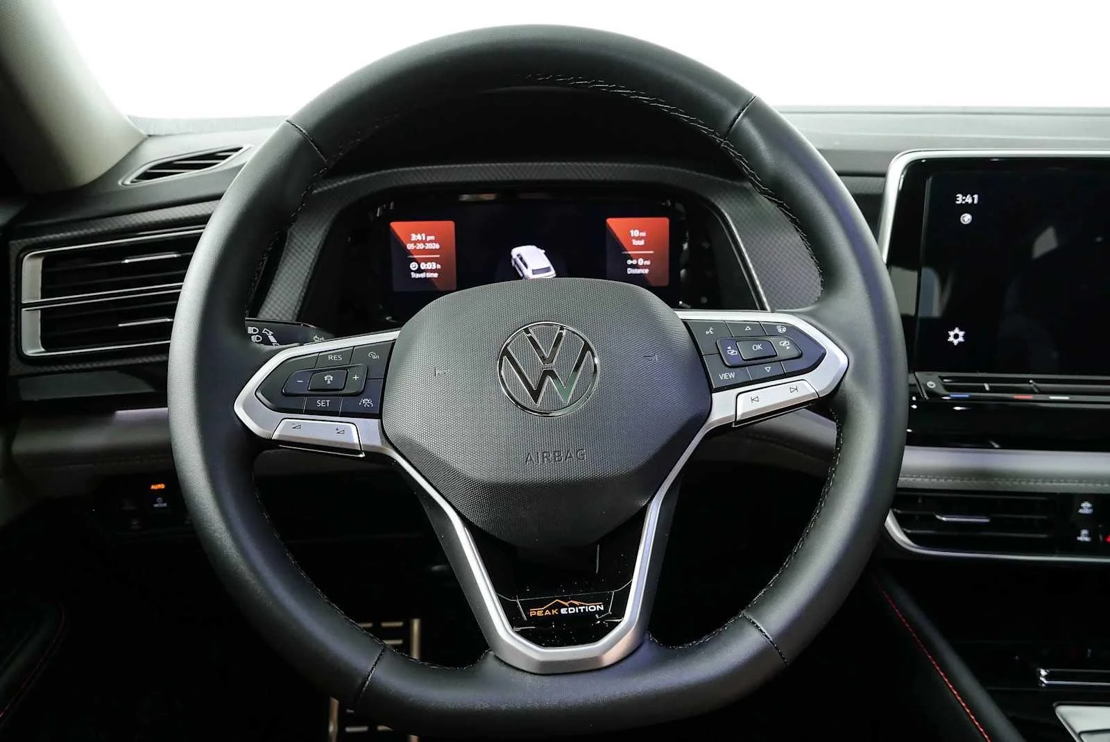 New 2026 Pure Gray Volkswagen 2.0T Peak Edition image 9