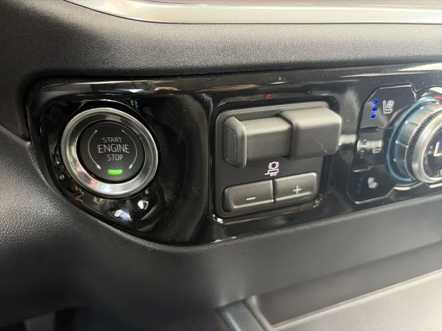 New 2026 White GMC SLT image 22