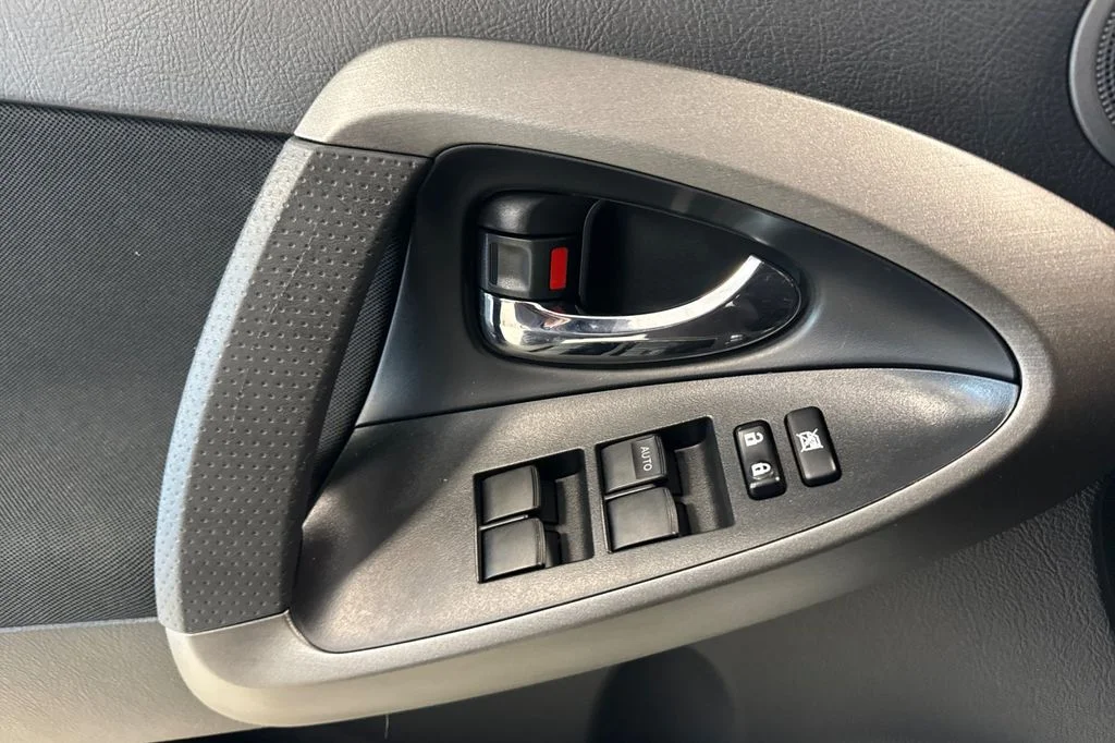 Used 2012 Silver Toyota Sport image 13