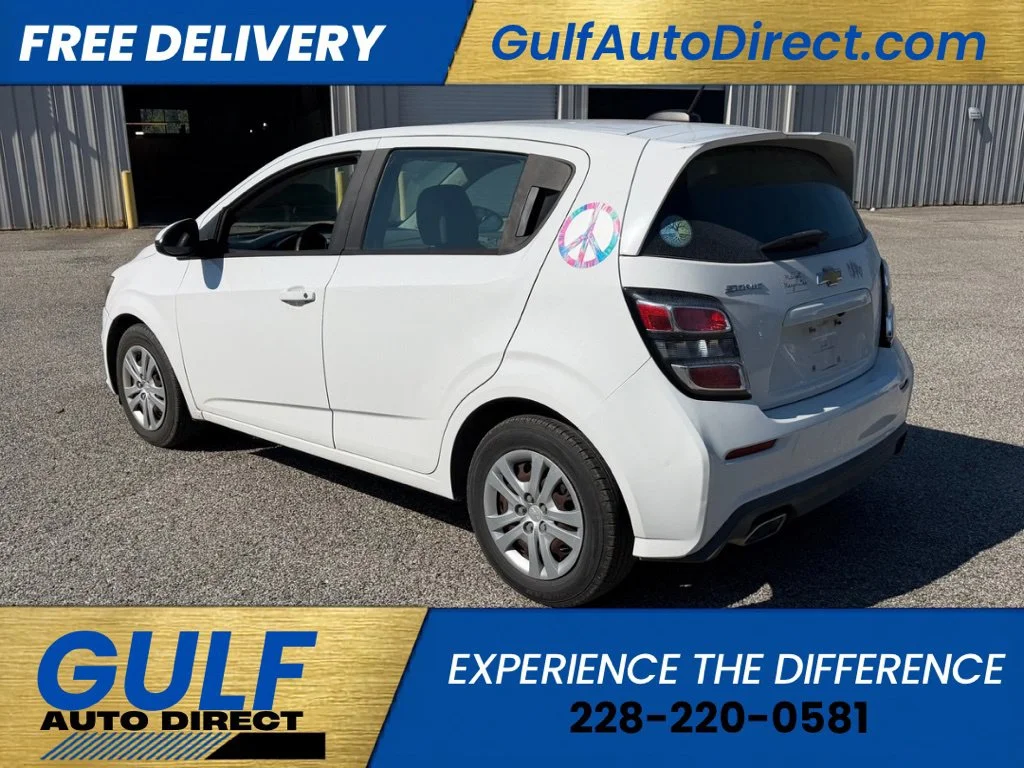 Used 2017 White Chevrolet LT image 5