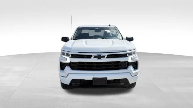 Used 2023 White Chevrolet RST image 2