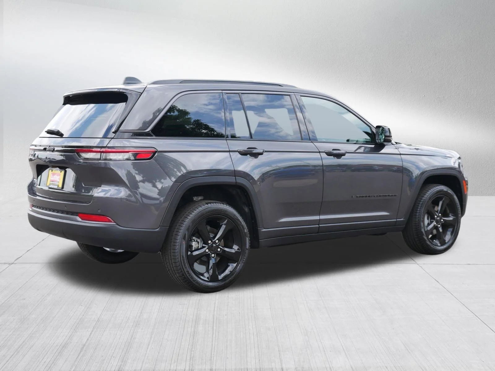 New 2026 Baltic Gray Metallic Clear-Coat Exterior Paint Jeep Limited image 7