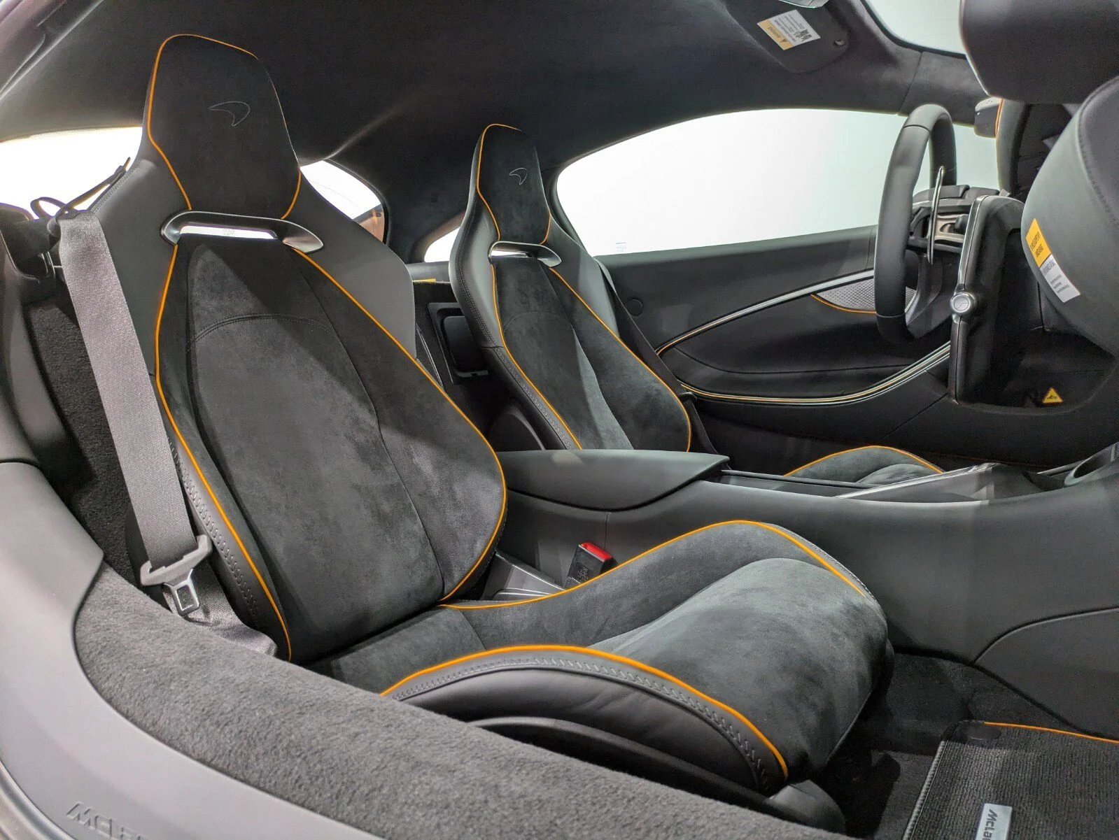 2025 McLaren Artura Vision - Photo 19