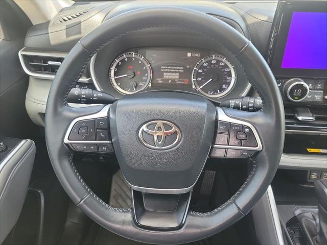 Certified Used 2024 WIND CHILL PEARL Toyota  image 26