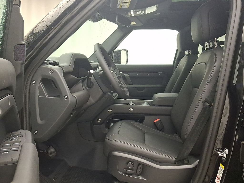 New 2026 Santorini Black Land Rover S image 10