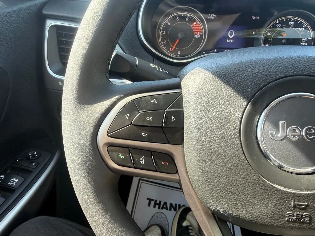 Used 2022 Gray Jeep Latitude Lux image 18