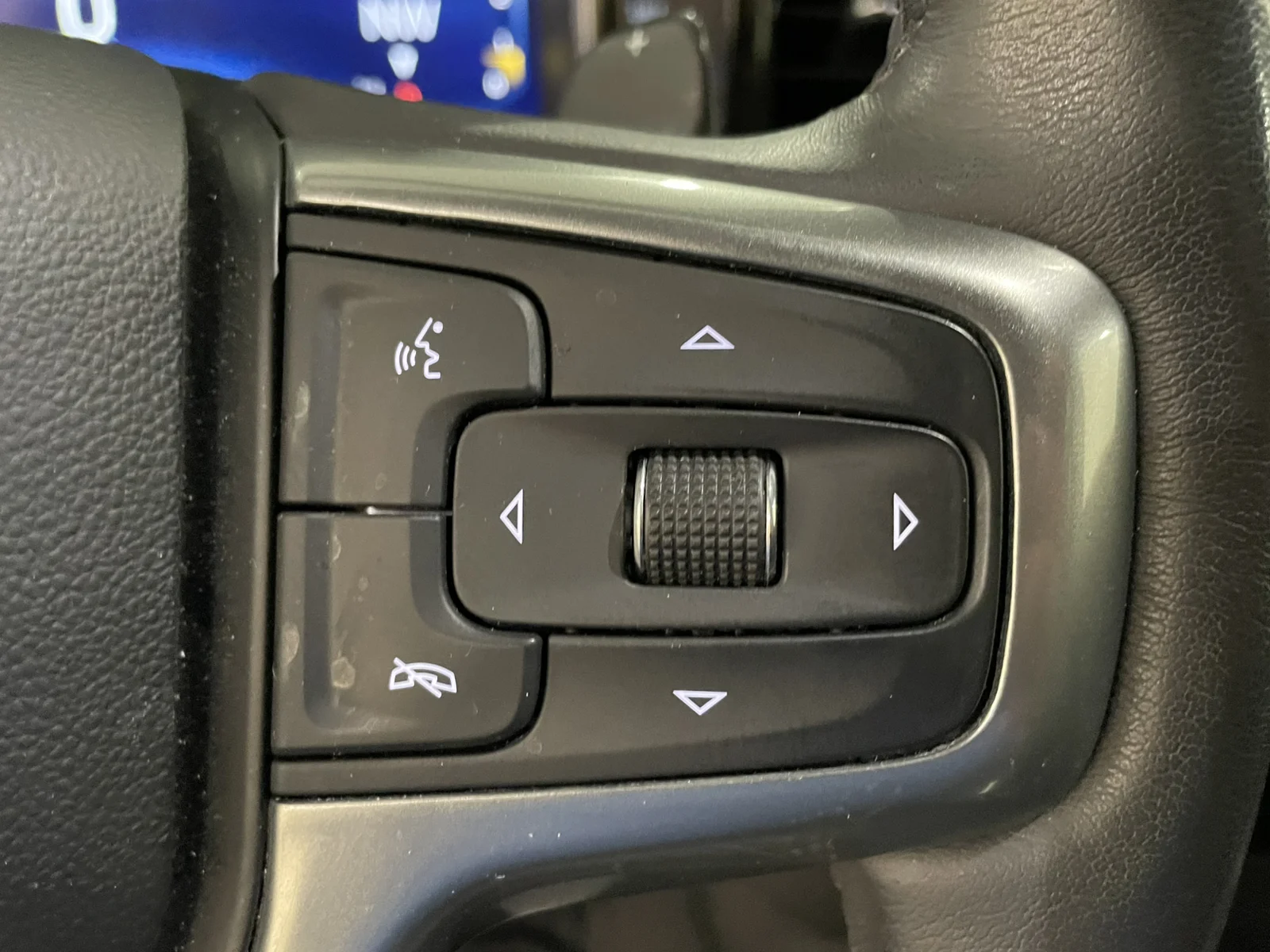Used 2023 Summit White Chevrolet RST image 15