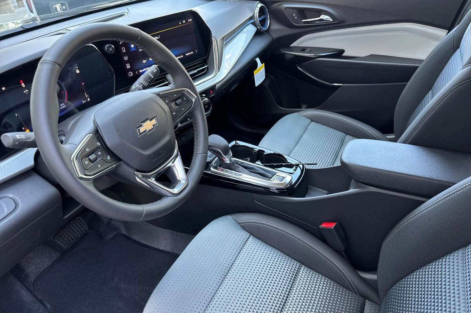 New 2026 Mosaic Black Metallic Chevrolet LT image 9