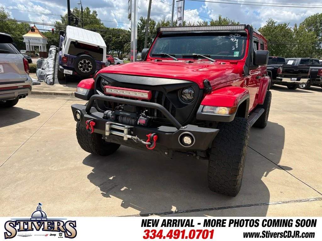Used 2020 Red Jeep Unlimited Sahara Altitude image 4
