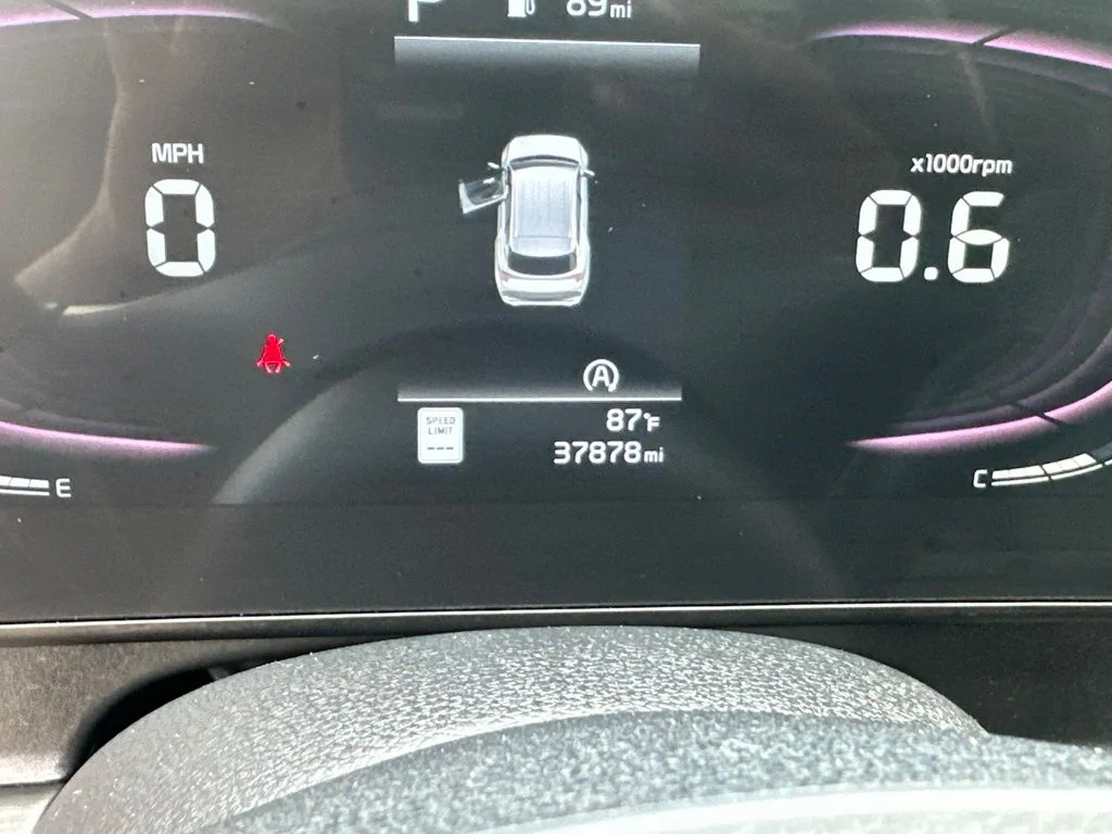 Used 2023 Black Kia X-Line image 13