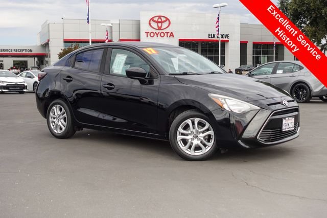 Certified Used 2017  Toyota Base image 7